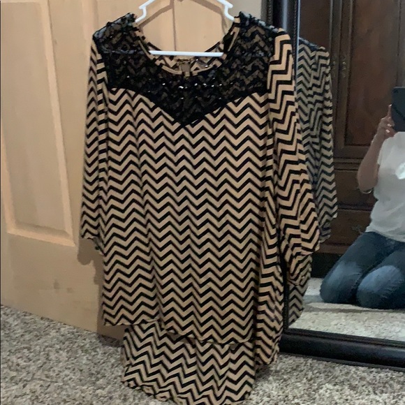 BKE Tops - BKE Boutique Blouse L